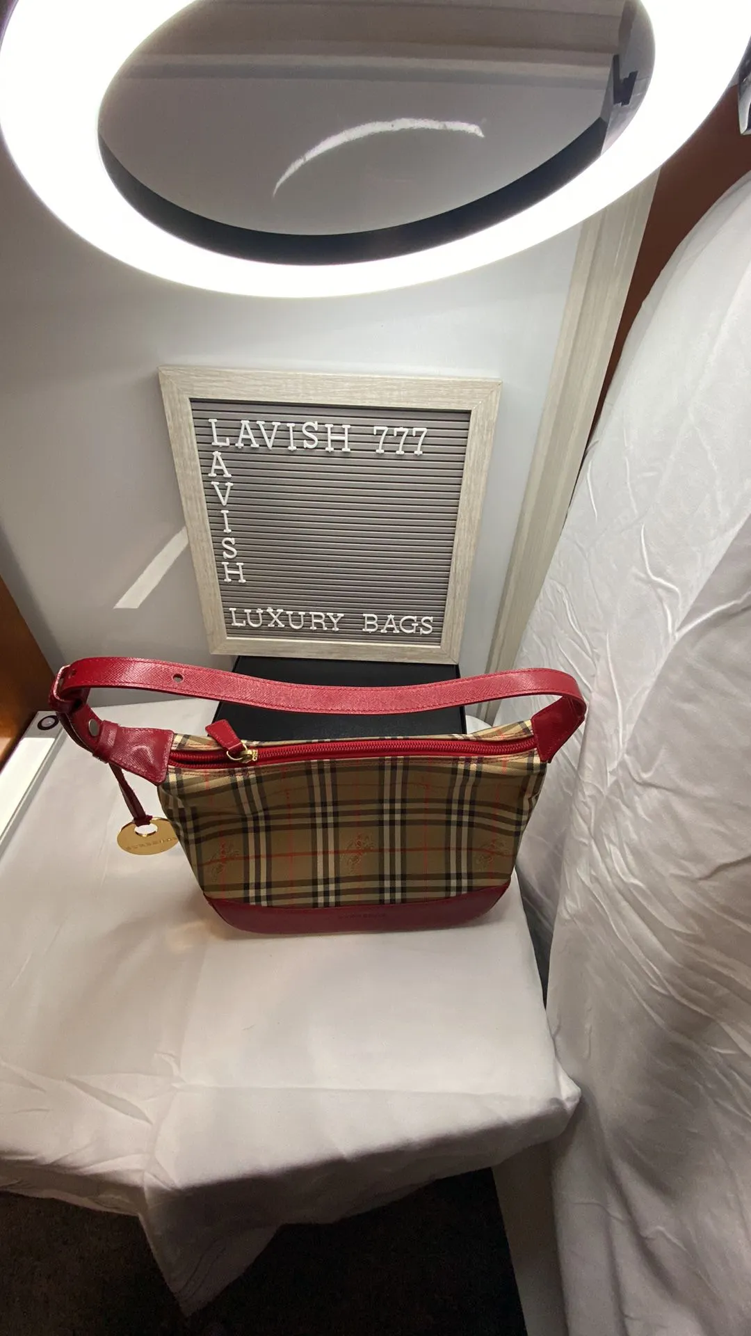 Listing Image Blurred Background