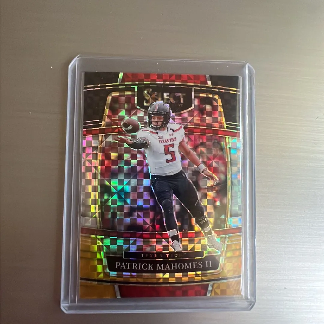 Product image for Mahomes 68/100