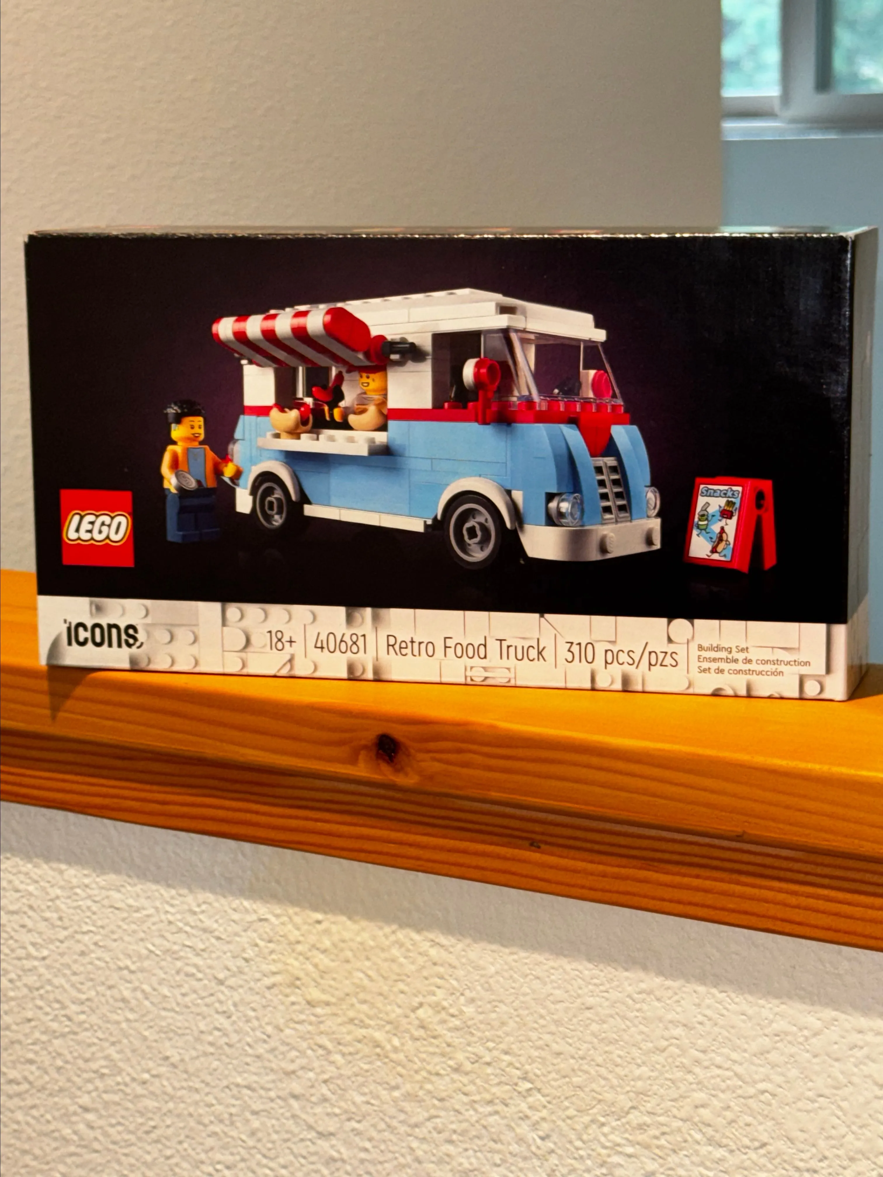 Product image for LEGO 40681 Retro Food Truck