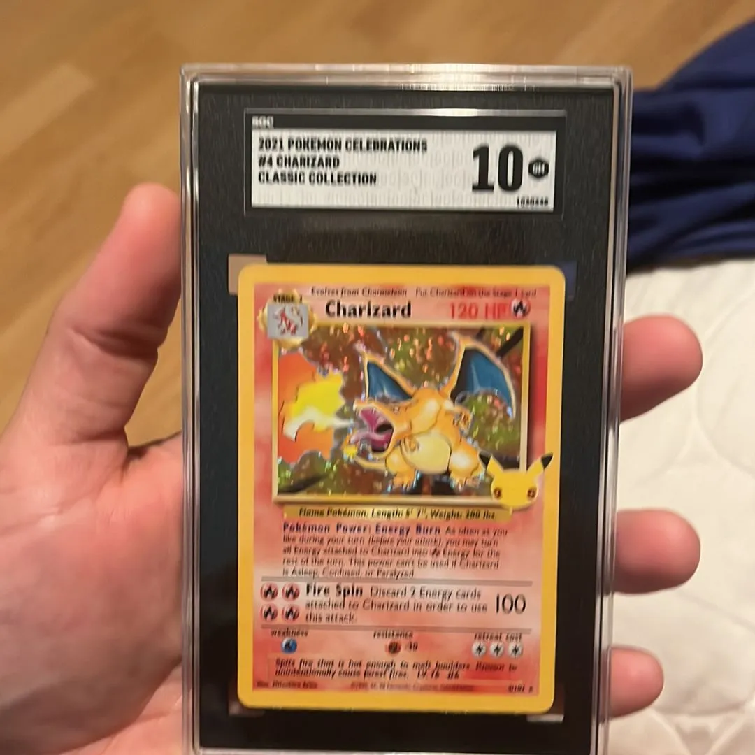 charizard pokemon card celebration 2021 Pokemon Celebrations - Charizard Holo #4 - Classic Collection main image 0