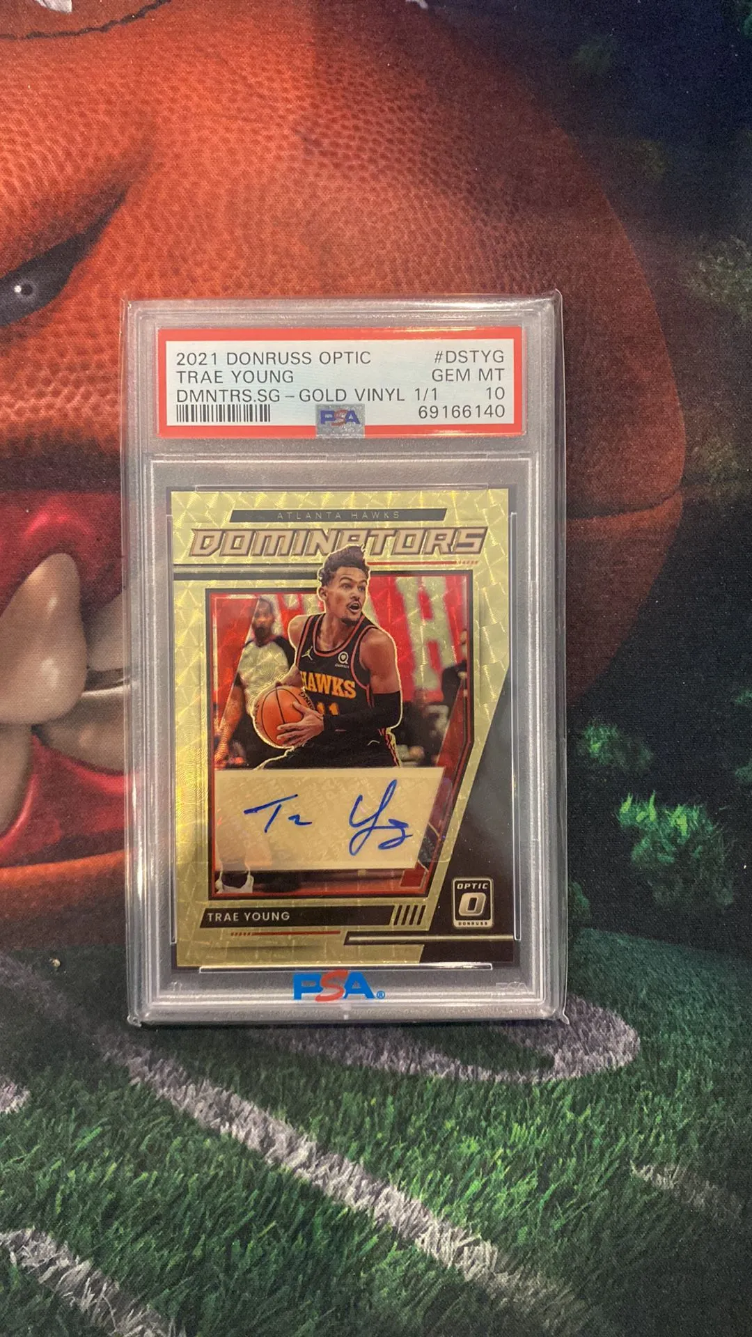 Product image for 2021 Panini Donruss Optic Dominators Signatures Trae Young DSTYG Dmntrs.Sg-Gold Vinyl 1/1 PSA GEM MT