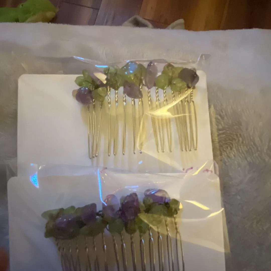 Product image for Peridot and Amethyst Hair Comb Set