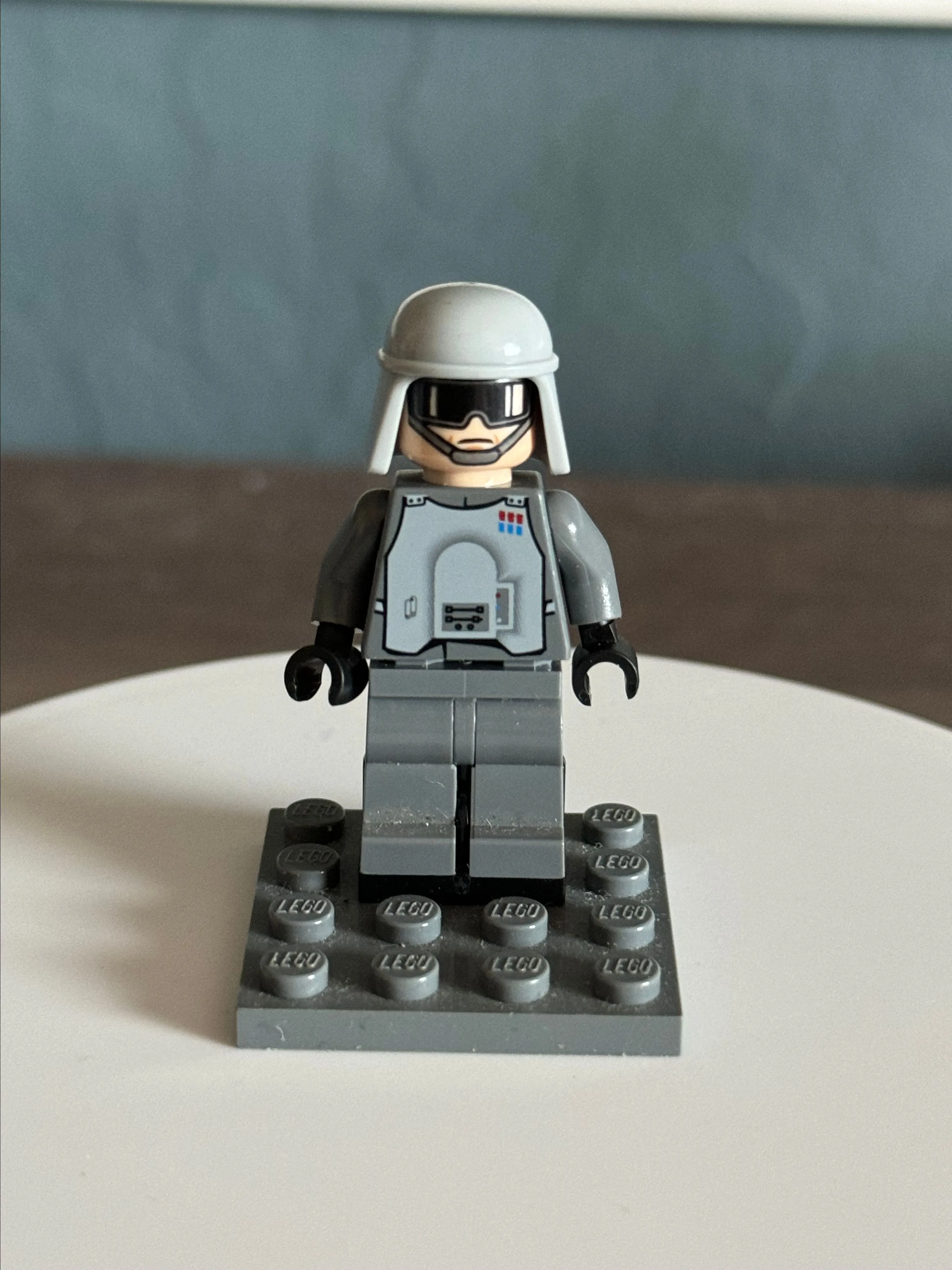 Product image for Imperial Officer w/ Battle Armor