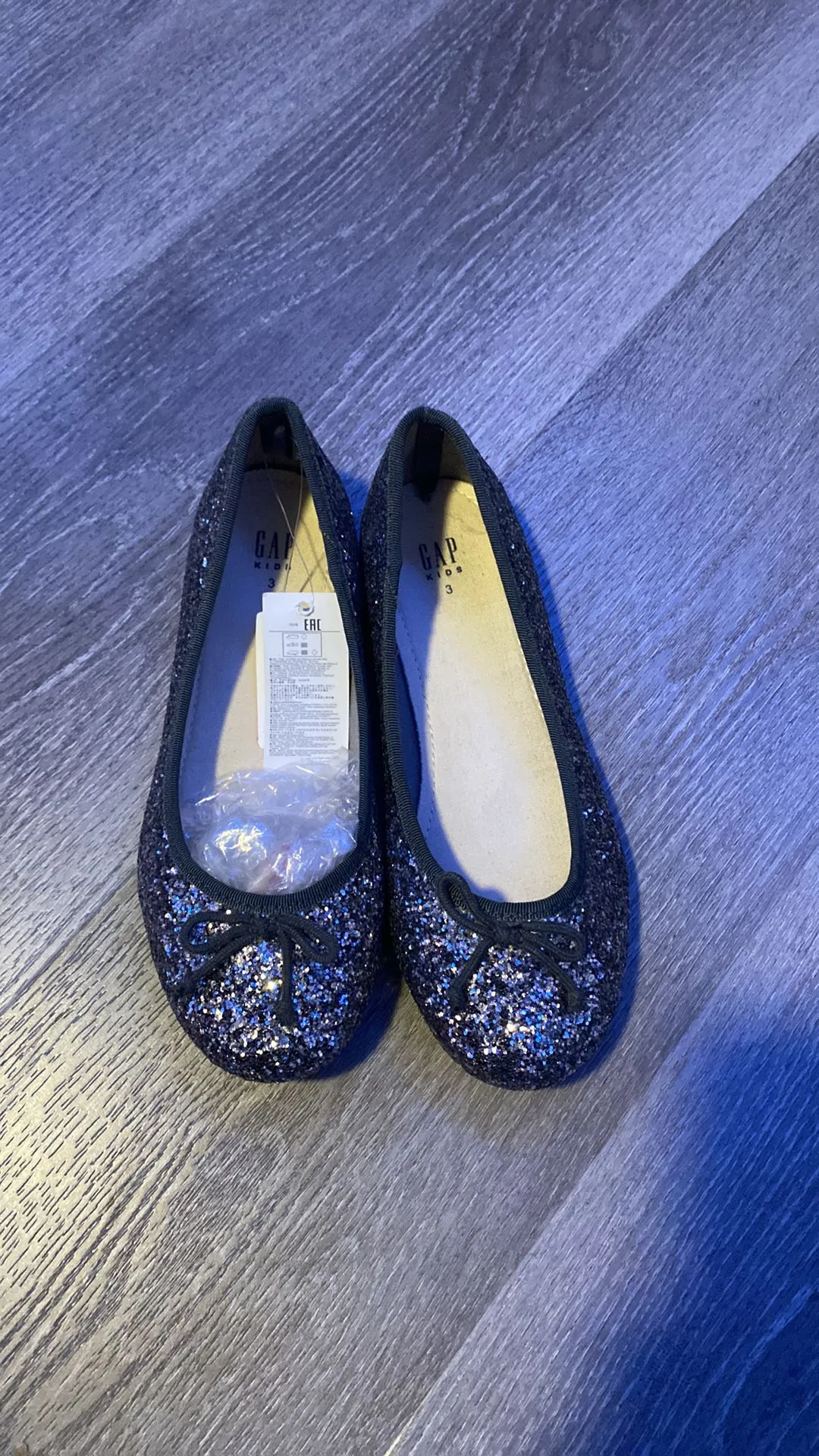 Product image for NWT Gap slip on shoes size 3