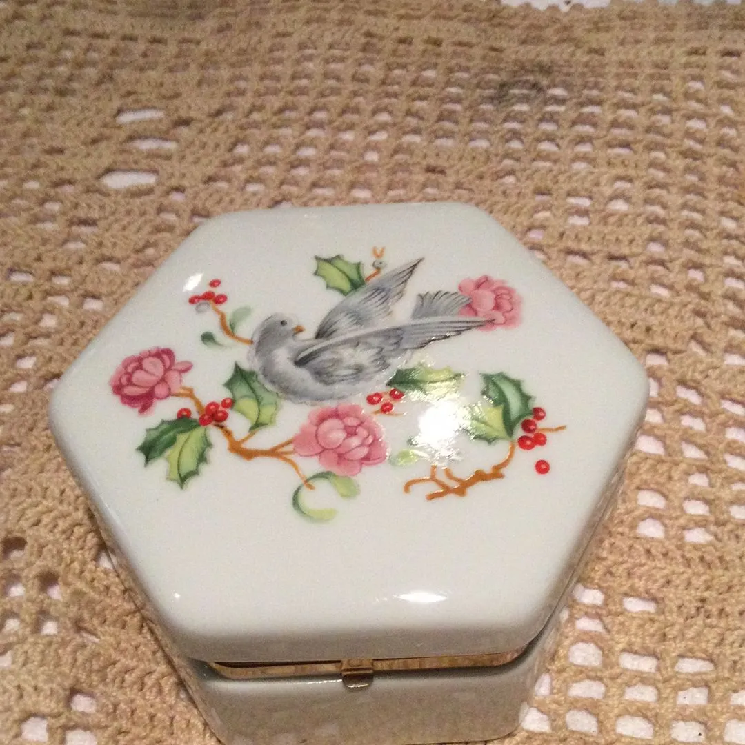 Product image for #51 trinket 1983 Avon