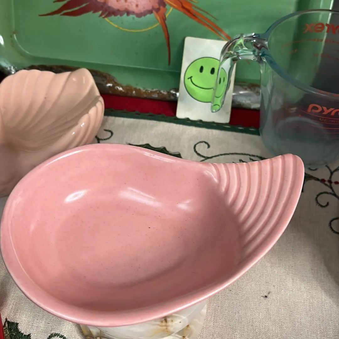 Product image for MCM teardrop pink serving dish