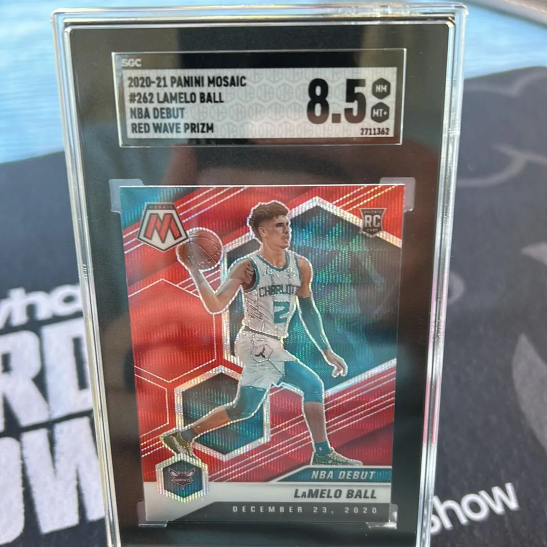 Product image for 2020-21 Panini Mosaic Lamelo Ball SGC Nba Debut Red Wave Prizm 8.5