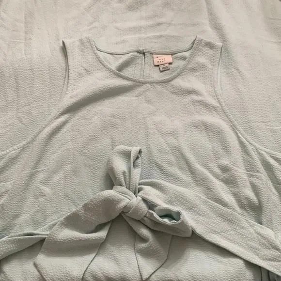Listing Image Blurred Background