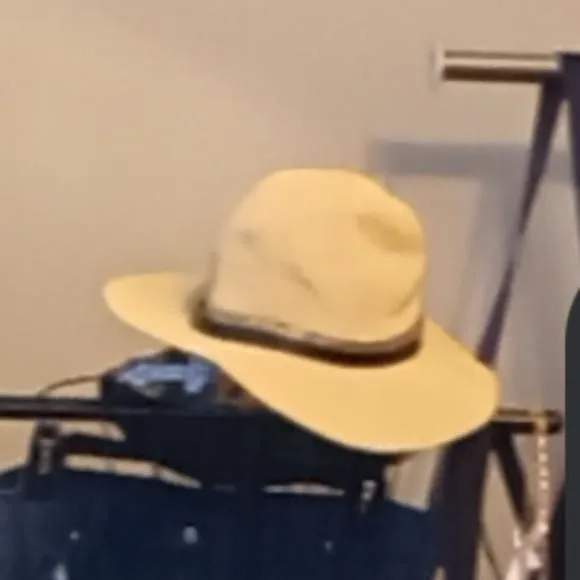 Product image for Express hat with leather bands
