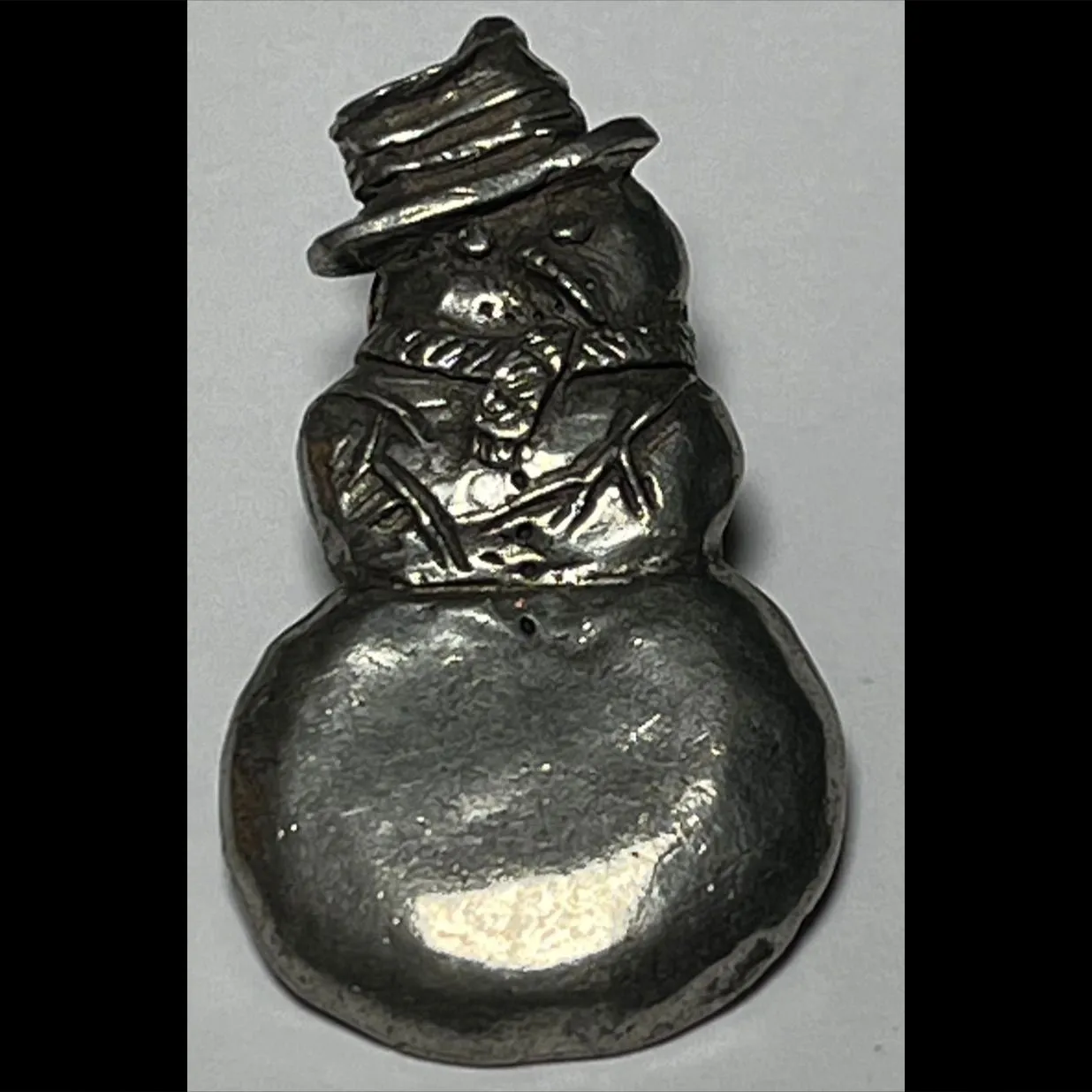 Product image for B2) Barker 1996 pewter lapel pin