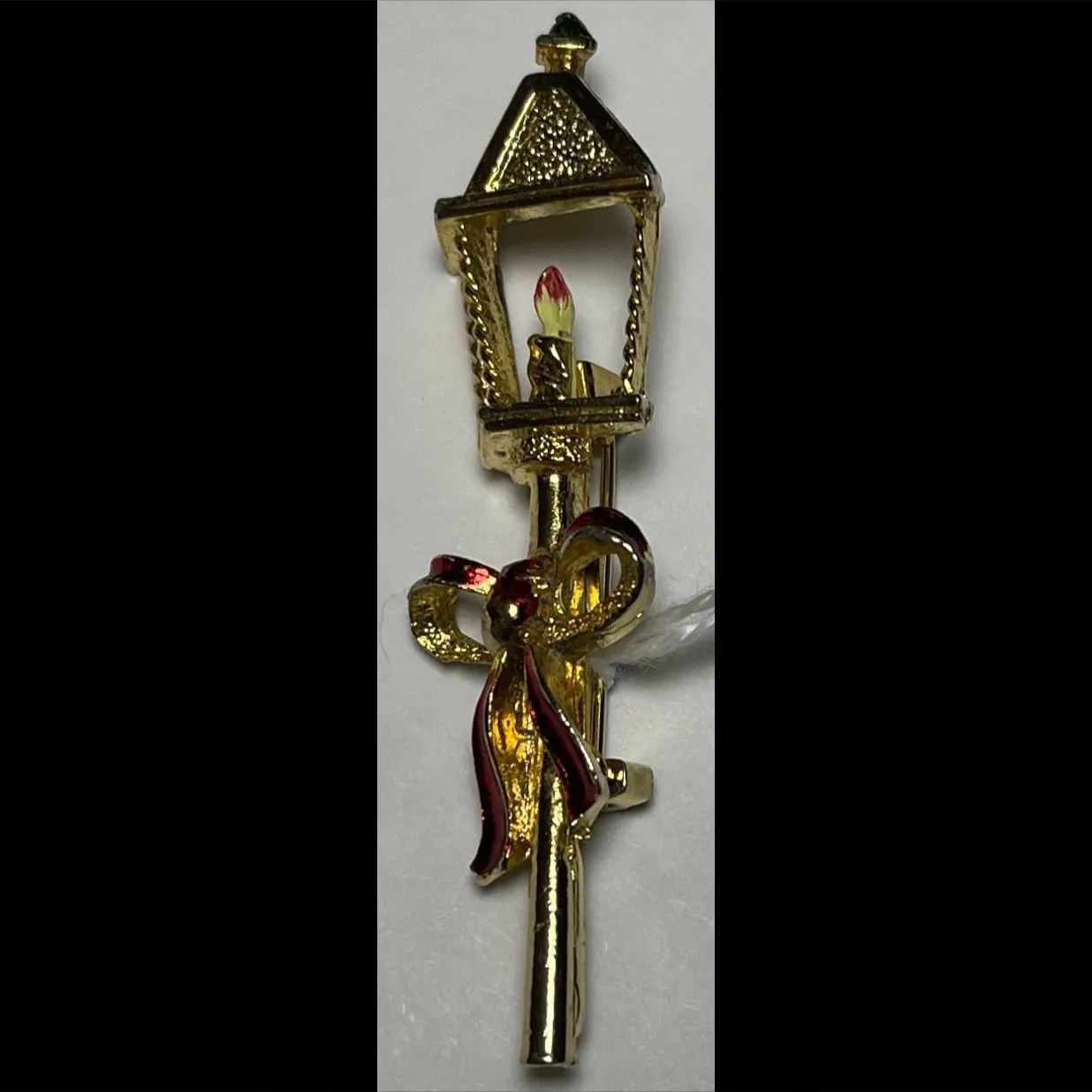 Product image for B28) Gerry’s lamp brooch