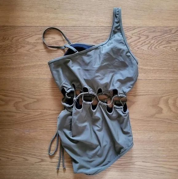 Listing Image Blurred Background