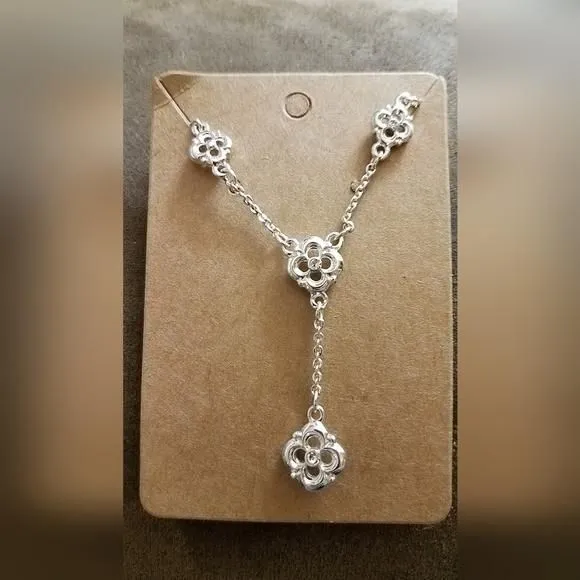 Product image for Pretty flower necklace
