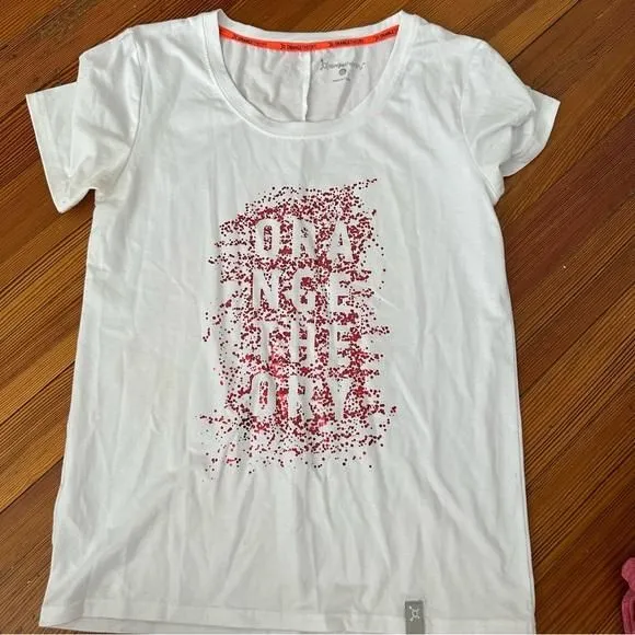 Product image for XS white orange theory too