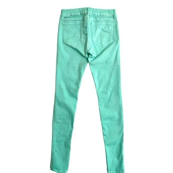 Listing Image Blurred Background
