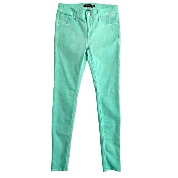 Listing Image Blurred Background