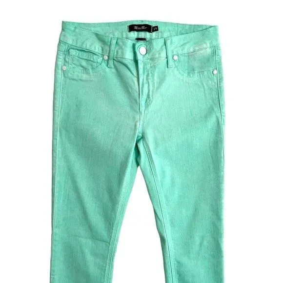 Listing Image Blurred Background