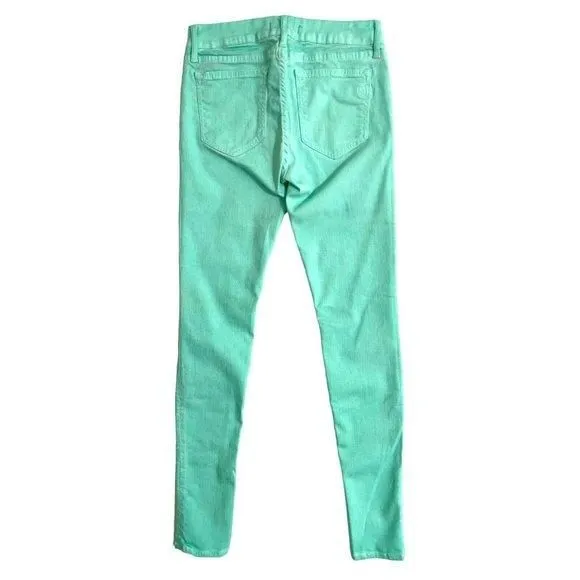 Listing Image Blurred Background