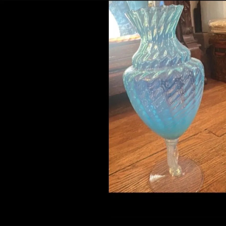 Product image for Beautiful mid century Opalescent ribbed Verano glass