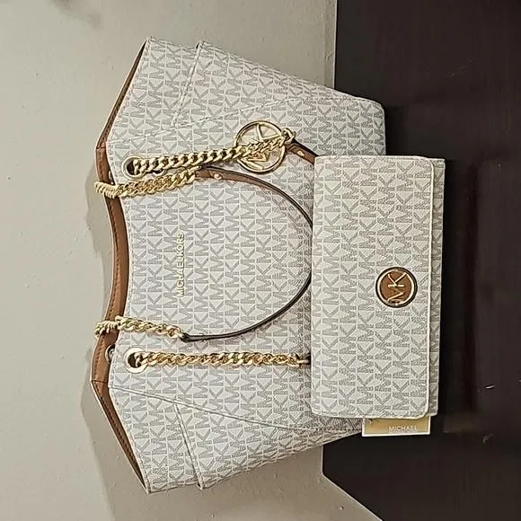 Product image for MK jet set travel tote and matching wallet