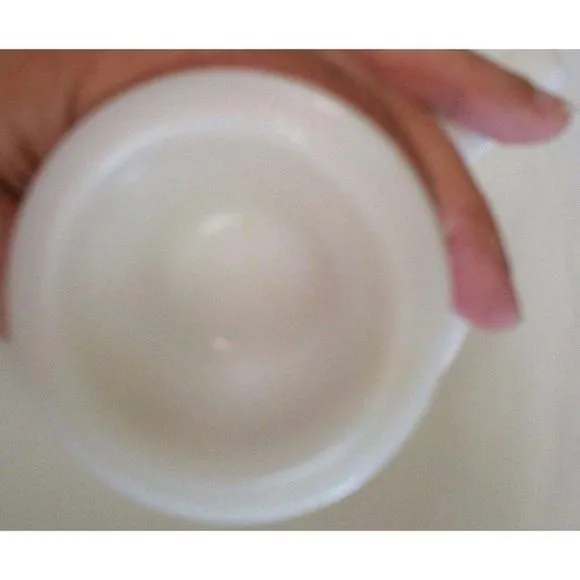 Listing Image Blurred Background