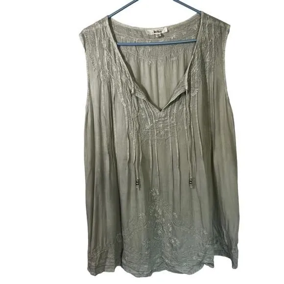 Product image for Solitaire 3x tank top floral detailing lose and soft tie neckline and stylish