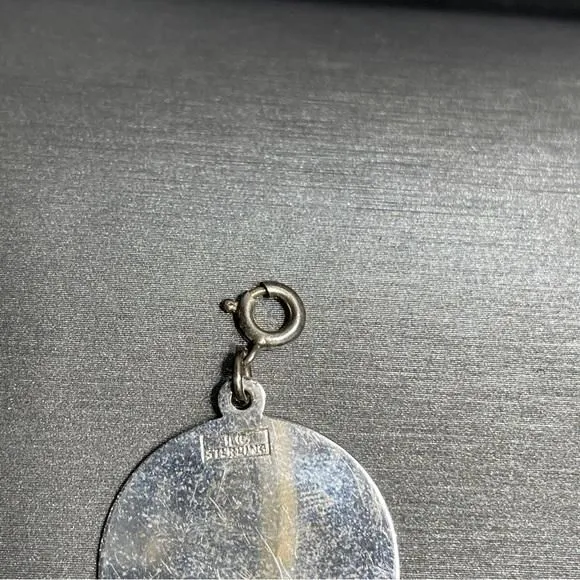 Listing Image Blurred Background