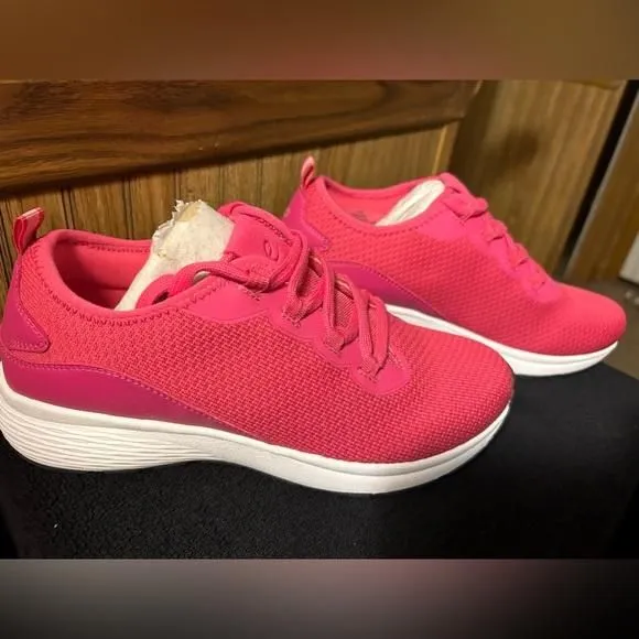 Product image for Easy Spirit Sneakers size 9M Brand New