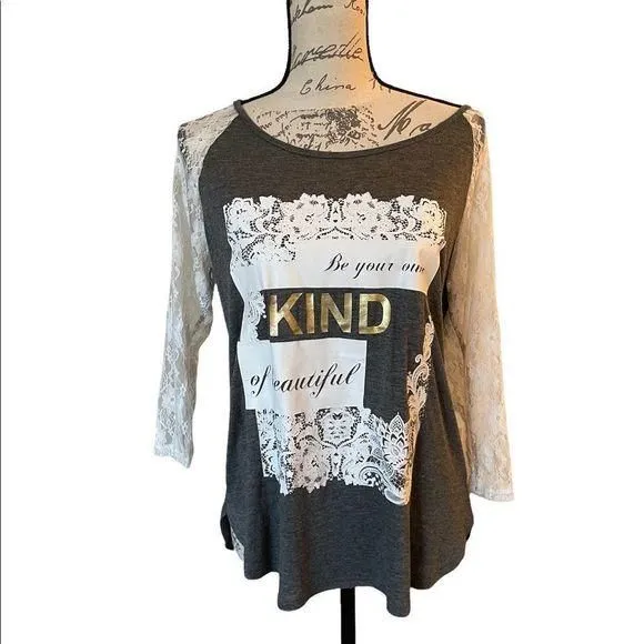 Product image for LEXINGTON Avenue gray and white lace tee shirt size medium