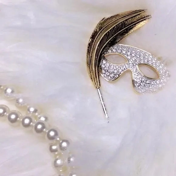 Product image for Vintage Butler rhinestone theater mask feather masquerade Mardi Gras pin brooch