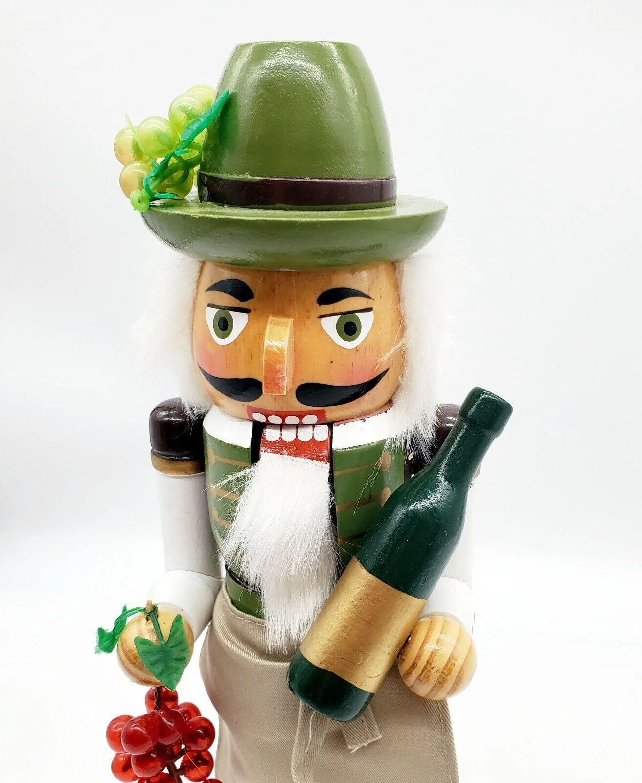 Kurt Adler Wine Grower Nutcracker - Thumbnail 3