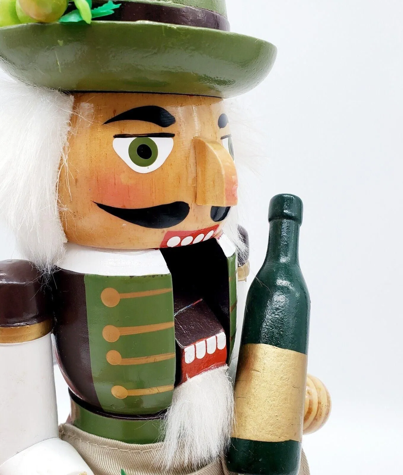 Kurt Adler Wine Grower Nutcracker - Thumbnail 4