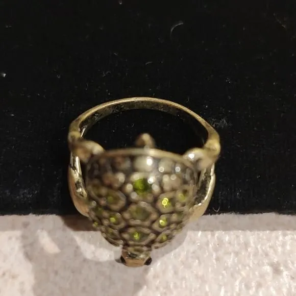 Product image for Add a unique touch to your style with this charming Turtle's Pace Ring from Avon