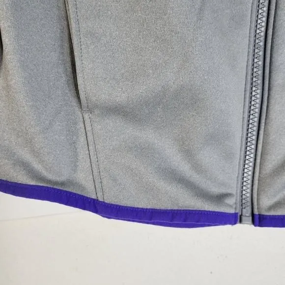 Listing Image Blurred Background