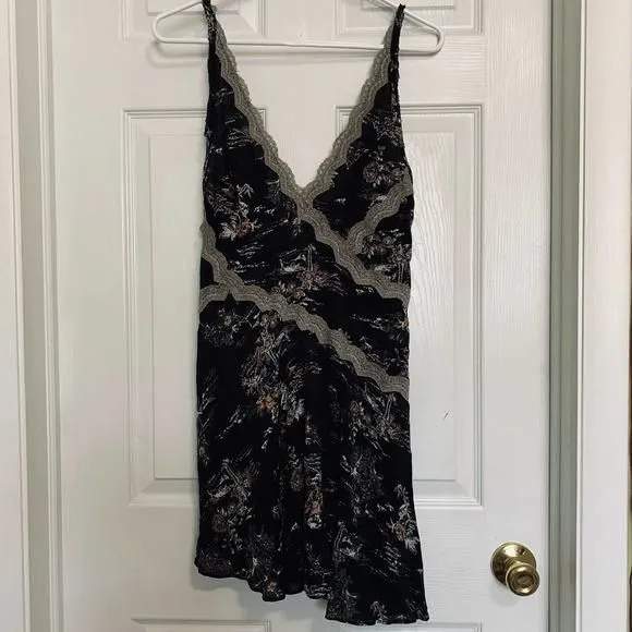 Listing Image Blurred Background