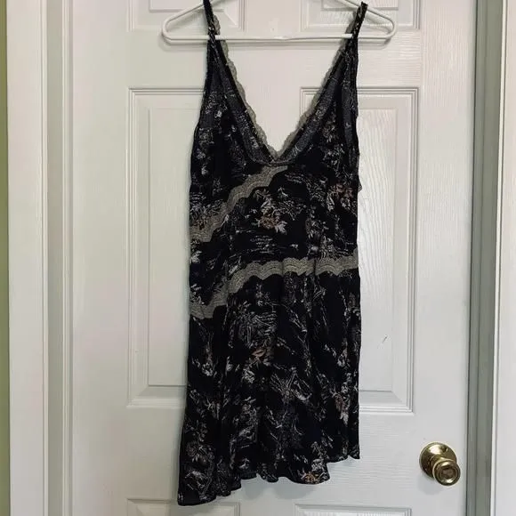 Listing Image Blurred Background