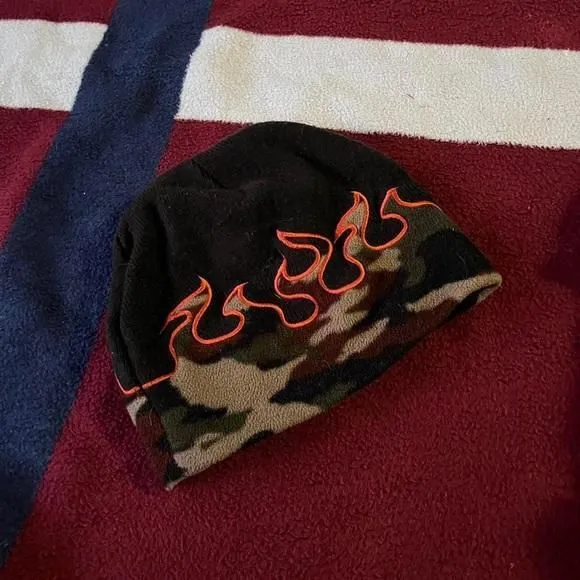 Product image for Black and camouflage camo fire flamed beanie hat