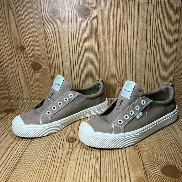 Product image for Cariuma Sand Contrast Thread Canvas oca low sneaker
Womens size 8 mens s…
