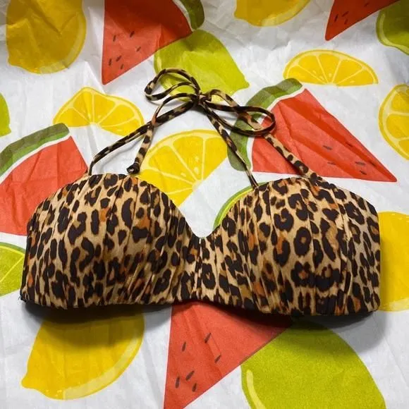 Product image for H&M leopard print bikini top Women’s US 4