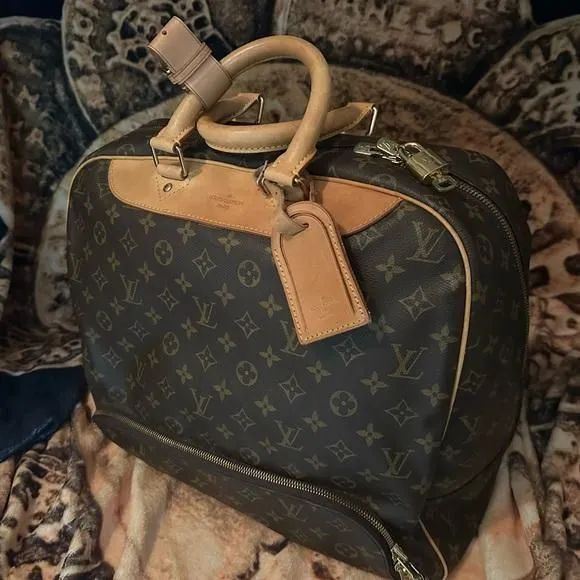 Product image for Louis Vuitton Evasion leather travel bag