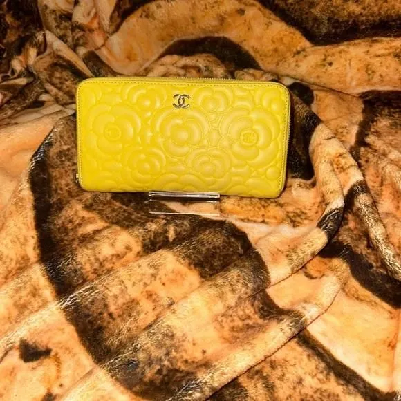 Product image for Canary yellow! Gorgeous Bird, wallet that is!
