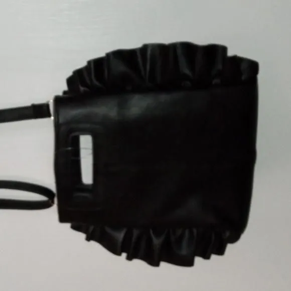 Product image for NWT Unbranded black crossbody bag that can also be used without the straps
