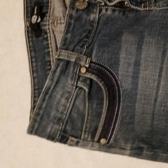 Listing Image Blurred Background