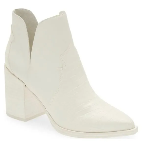 Product image for STEVE Madden Chaya Pointed Toe Bootie in Size 7.5.