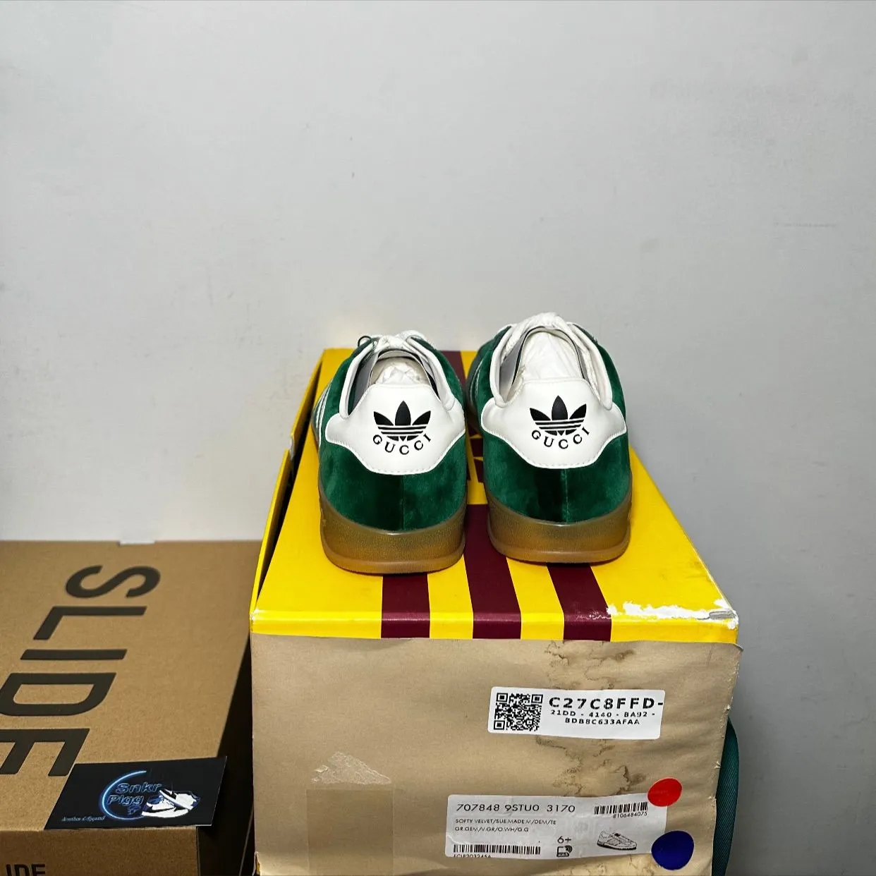 adidas gazelle silver green womens Gucci x Adidas Gazelle Low Top Sneakers Metallic Gold Leather Size 7.5 –  Celebrity Owned main image 0
