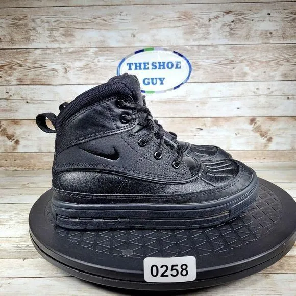 nike snow boots acg