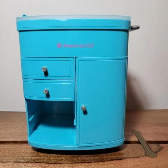 Product image for American Girl Truly blue hairstyling caddy missing a few things