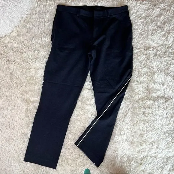Product image for Calvin Cline Men’s pants. Size 36/30.