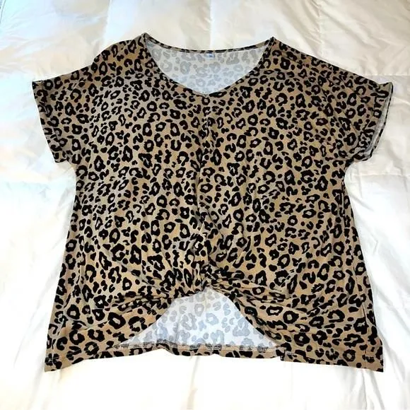 Product image for Woman’s leopard shirt| size XL