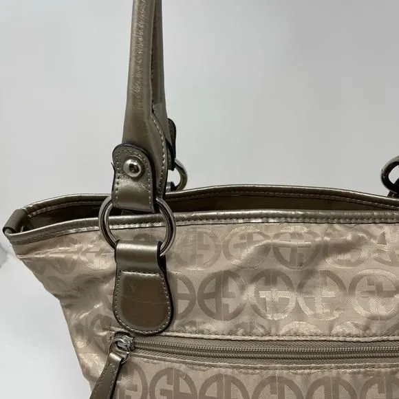 Listing Image Blurred Background